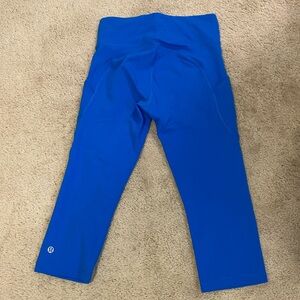 Lululemon Cobalt Blue capri leggings - Great condition Size 4